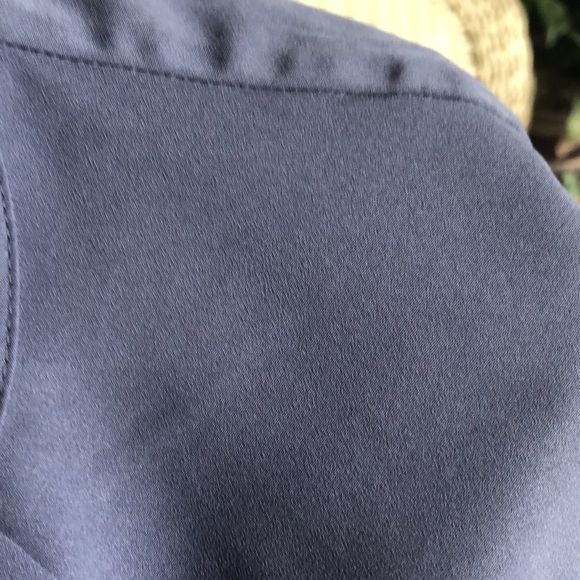 Banana Republic XS petite blouse moody greyish blue triangular peephole neckline - Picture 4 of 16